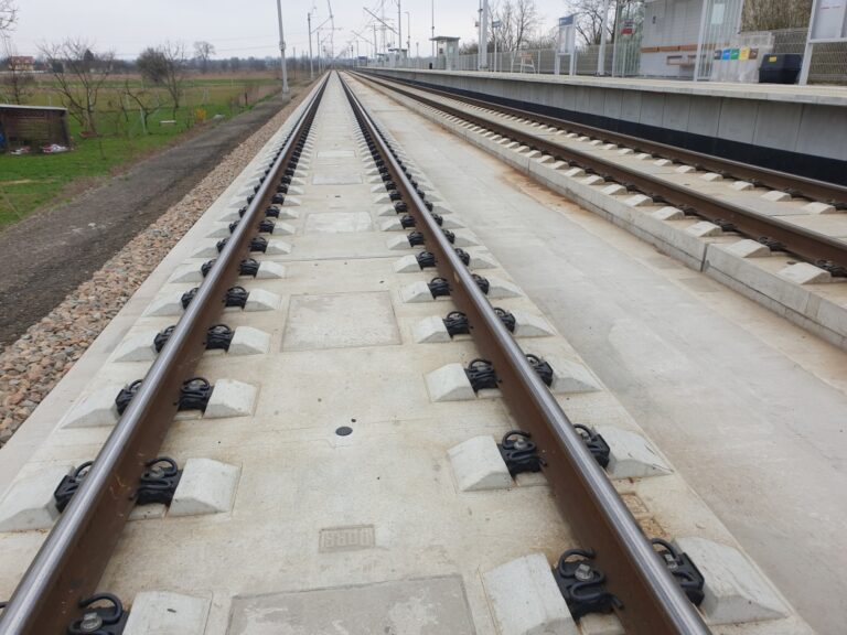 Kontynuacja analiz pracy toru bezstykowego w tunelach i strefach portalowych dla różnych typów nawierzchni